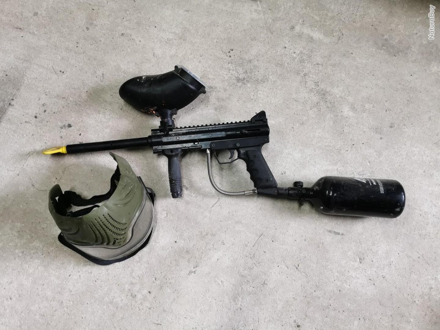 Lanceur paintball à air comprimé avec masque